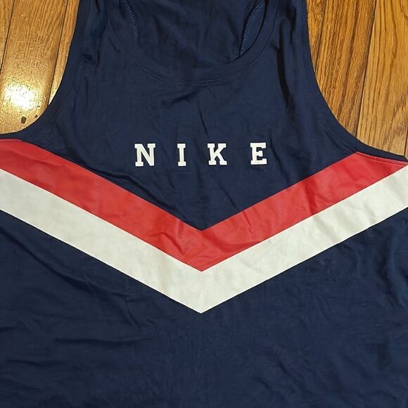 Tops - Nike crop top